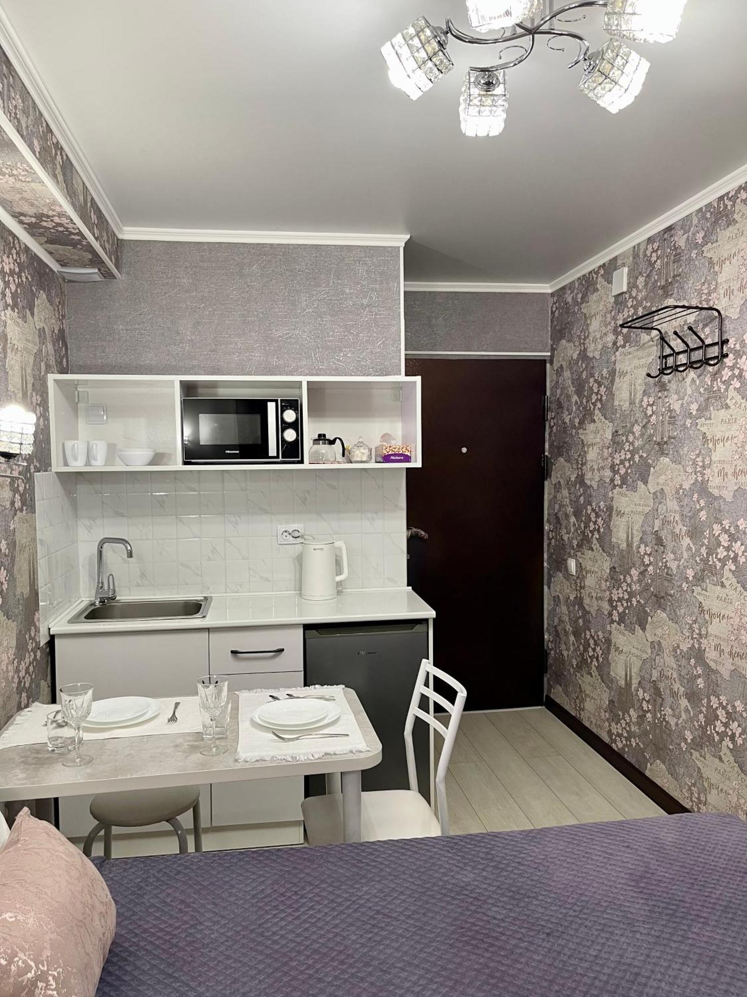 Уютная Комната-Студия В Центре Бишкека Exterior foto